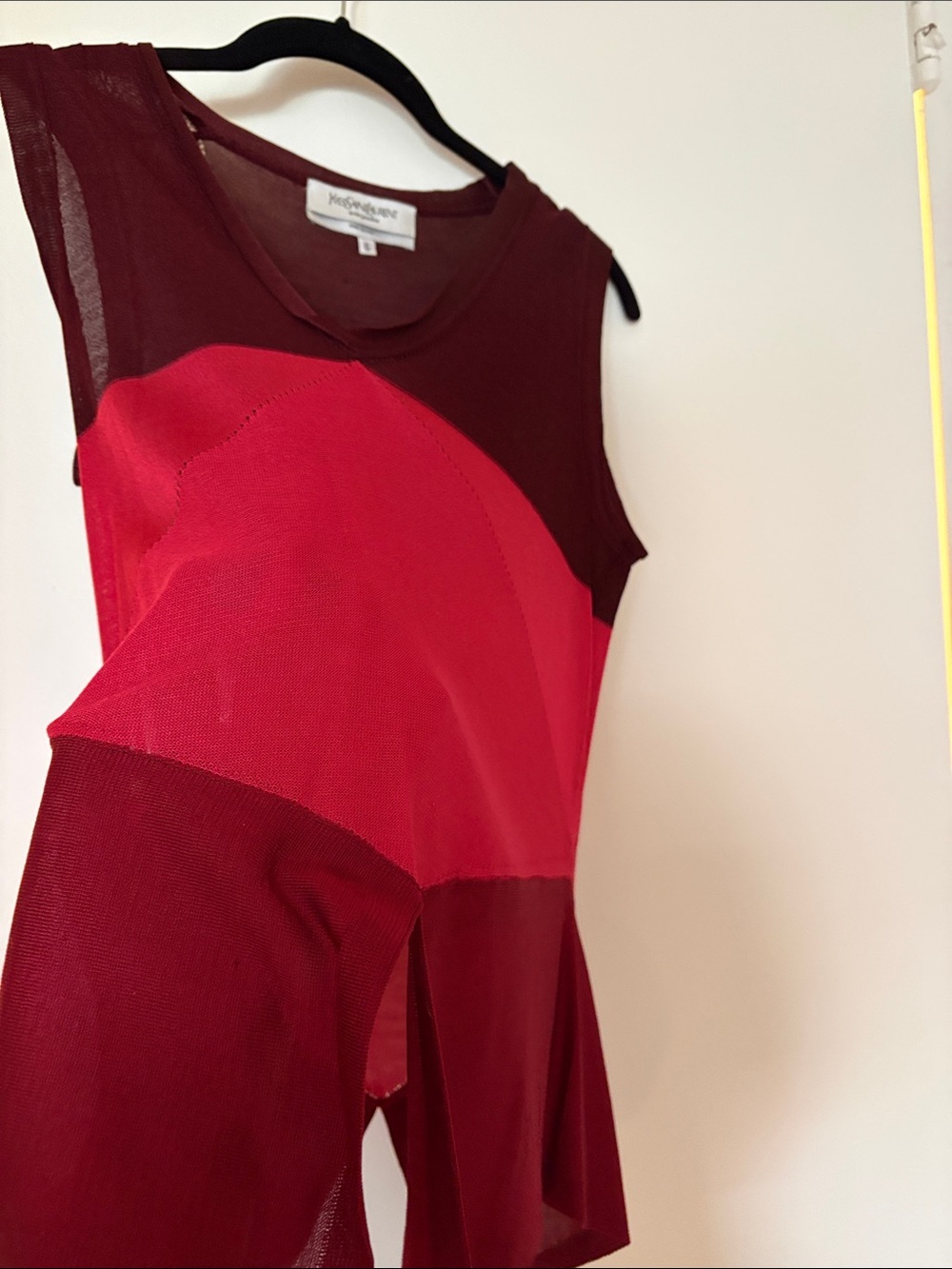 Yves Saint Laurent Sleeveless Colorblock knit silky V-Neck Top. - Picture 9 of 12